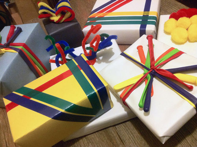 Gift wrapping ideas with waste balloons